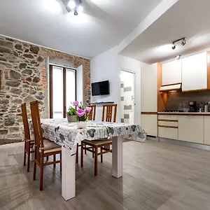 https://daniel-house.it-lombardy.com