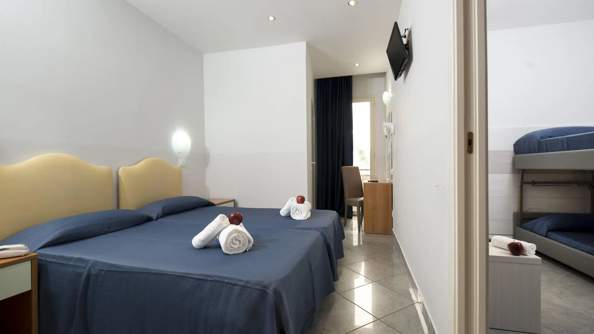 Hotel Scarlet