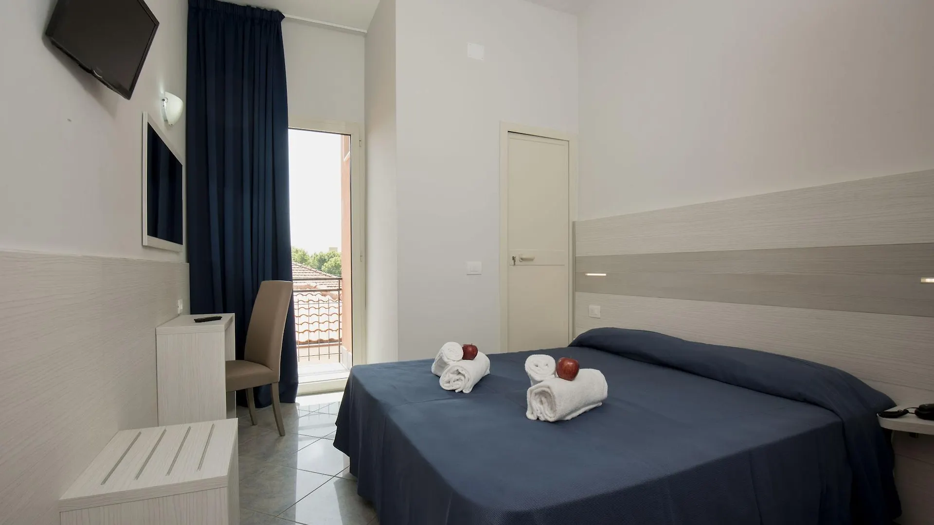 Hotel Scarlet