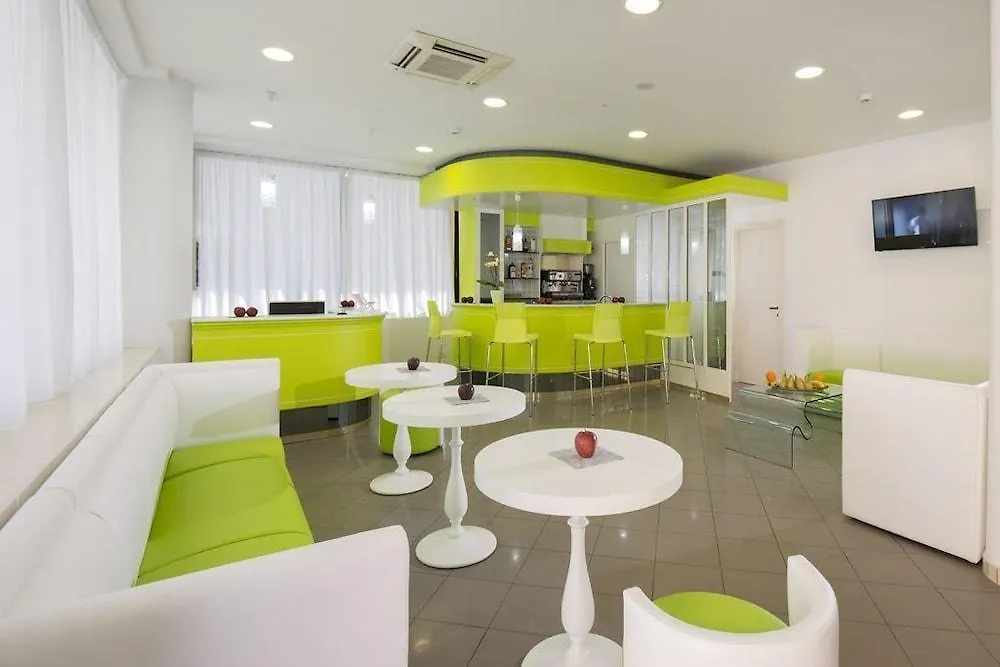 Hotel Scarlet 3*, Rimini