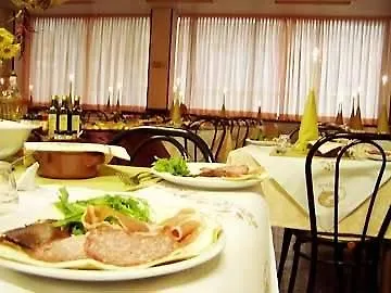 Hotel Scarlet 3*, Rimini