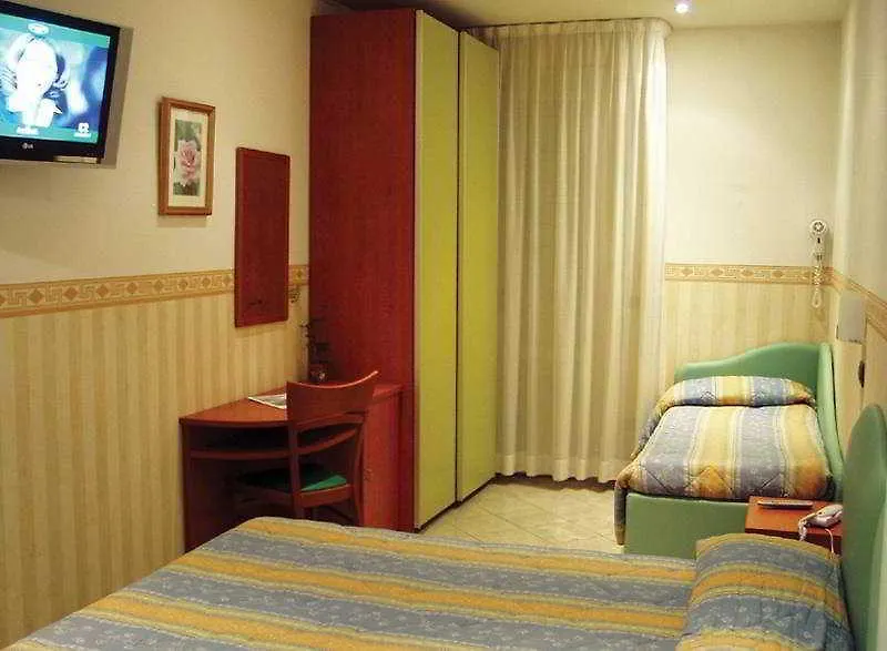 Hotel Scarlet