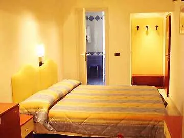 Hotel Scarlet